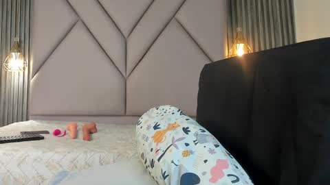 lolabunnysc online show from April 14, 12:22 pm