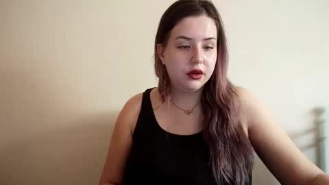 Lola online show from April 14, 8:31 am