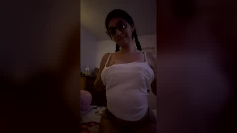 lolaflowers69 online show from August 1, 6:56 am