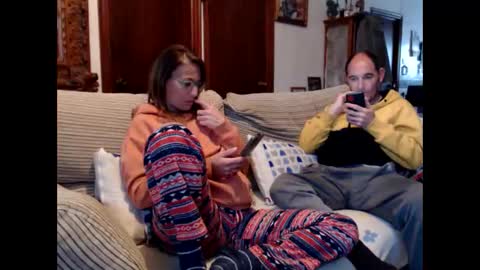 Snapshot of lolahueso chatting on January 28, 4:52 pm LOLA HUESO y ERIC online show from January 28, 4:52 pm
