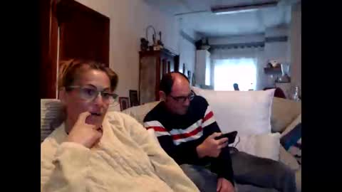 Snapshot of lolahueso chatting on February 2, 5:04 pm LOLA HUESO y ERIC online show from February 2, 5:04 pm