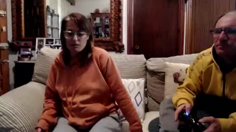 Snapshot of lolahueso chatting on February 4, 7:22 pm LOLA HUESO y ERIC online show from February 4, 7:22 pm