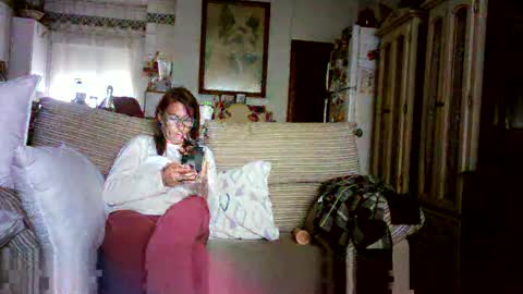Snapshot of lolahueso chatting on February 18, 4:48 pm LOLA HUESO y ERIC online show from February 18, 4:48 pm