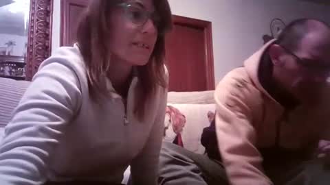 Snapshot of lolahueso chatting on March 3, 6:44 pm LOLA HUESO y ERIC online show from March 3, 6:44 pm