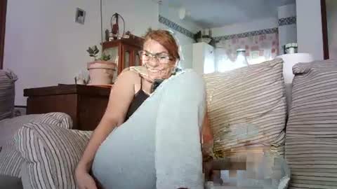 Snapshot of lolahueso chatting on September 26, 8:29 am LOLA HUESO y ERIC online show from September 26, 8:29 am