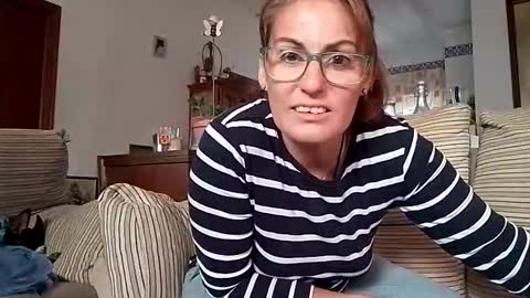 Snapshot of lolahueso chatting on September 30, 8:30 am LOLA HUESO y ERIC online show from September 30, 8:30 am