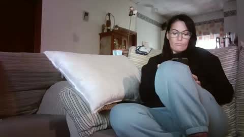 Snapshot of lolahueso chatting on January 6, 9:35 am LOLA HUESO y ERIC online show from January 6, 9:35 am