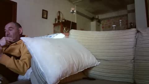 Snapshot of lolahueso chatting on January 12, 3:17 pm LOLA HUESO y ERIC online show from January 12, 3:17 pm