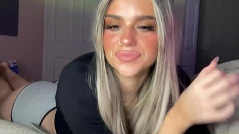 lolamarie_ online show from February 28, 3:07 am