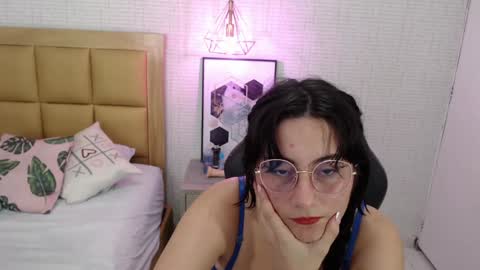 LOLA online show from February 5, 9:46 am