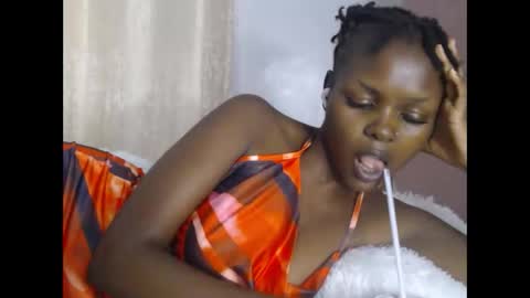 lolamia7 online show from March 16, 10:08 am