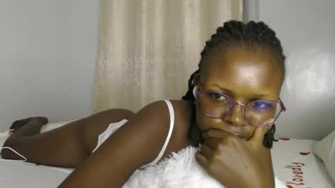 Snapshot of lolamia7 chatting on April 30, 6:58 pm lolamia7 online show from April 30, 6:58 pm