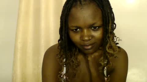 lolamia7 online show from July 25, 5:27 am