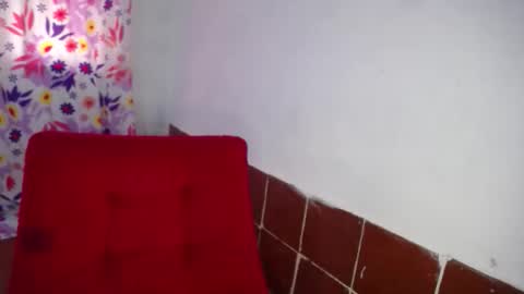 Snapshot of lolamourin chatting on November 9, 1:31 pm lolamourin online show from November 9, 1:31 pm