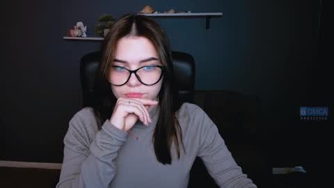 Snapshot of lolamrrr chatting on December 2, 9:45 am Lola pvt is OPEN online show from December 2, 9:45 am