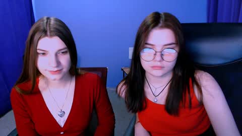 Snapshot of lolamrrr chatting on December 11, 9:19 am Lola pvt is OPEN online show from December 11, 9:19 am