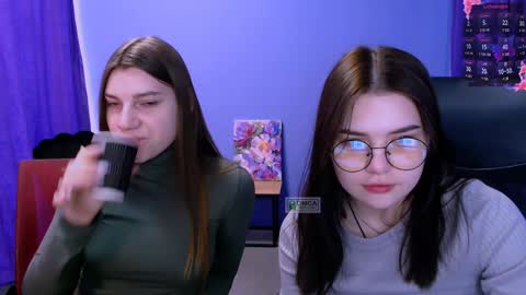 Snapshot of lolamrrr chatting on December 13, 9:24 am Lola pvt is OPEN online show from December 13, 9:24 am