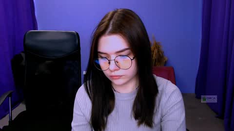 Snapshot of lolamrrr chatting on December 16, 9:35 am Lola pvt is OPEN online show from December 16, 9:35 am