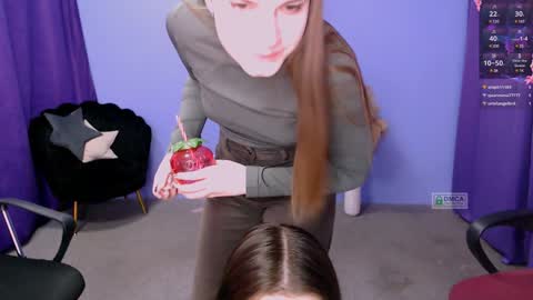 Snapshot of lolamrrr chatting on December 17, 12:43 pm Lola pvt is OPEN online show from December 17, 12:43 pm