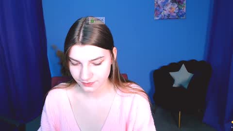 Snapshot of lolamrrr chatting on December 23, 9:38 am Lola pvt is OPEN online show from December 23, 9:38 am