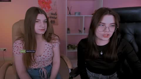 Snapshot of lolamrrr chatting on February 6, 9:43 am Lola pvt is OPEN online show from February 6, 9:43 am