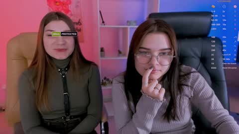 Snapshot of lolamrrr chatting on February 8, 9:56 am Lola pvt is OPEN online show from February 8, 9:56 am