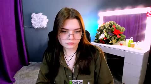 Snapshot of lolamrrr chatting on February 19, 9:39 am Lola pvt is OPEN online show from February 19, 9:39 am