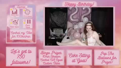 Snapshot of lolarae_xx chatting on June 14, 5:04 pm lolarae_xx online show from June 14, 5:04 pm