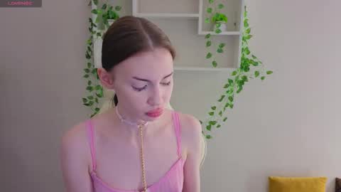 Snapshot of lolatwizz chatting on December 5, 9:29 am Lola online show from December 5, 9:29 am