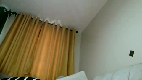 Snapshot of lolli_pop98 chatting on February 18, 9:54 am zuri online show from February 18, 9:54 am