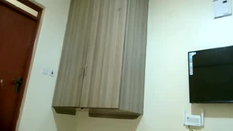 Snapshot of lolli_pop98 chatting on February 21, 2:59 pm zuri online show from February 21, 2:59 pm