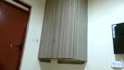 Snapshot of lolli_pop98 chatting on March 10, 5:54 am zuri online show from March 10, 5:54 am