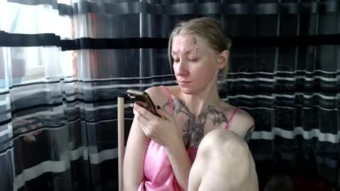 Snapshot of lollifox_1 chatting on October 23, 6:56 am Lisa online show from October 23, 6:56 am