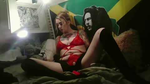 Snapshot of lollipop256080 chatting on November 29, 10:35 pm Lollipop Queen online show from November 29, 10:35 pm