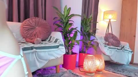 Snapshot of lolly_js_ chatting on July 2, 3:34 am Lolly online show from July 2, 3:34 am