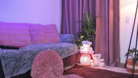 Snapshot of lolly_js_ chatting on July 30, 3:27 am Lolly online show from July 30, 3:27 am