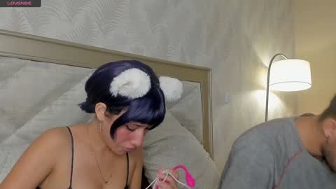 Snapshot of lolly_polie chatting on January 11, 1:32 pm Lolly and neighbor online show from January 11, 1:32 pm