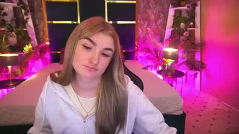 Loli online show from May 5, 7:05 am