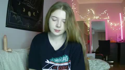 Snapshot of lollylol11 chatting on December 26, 4:14 pm Lilly online show from December 26, 4:14 pm