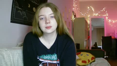 Snapshot of lollylol11 chatting on December 26, 10:20 pm Lilly online show from December 26, 10:20 pm