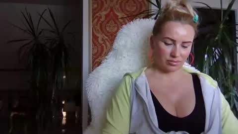 Roxy online show from January 31, 1:56 pm