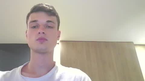 Snapshot of london_tomy chatting on September 26, 12:03 am london_tomy online show from September 26, 12:03 am