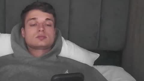 Snapshot of london_tomy chatting on October 22, 8:08 pm london_tomy online show from October 22, 8:08 pm