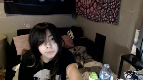 Snapshot of londonray chatting on October 31, 7:20 am londonray online show from October 31, 7:20 am