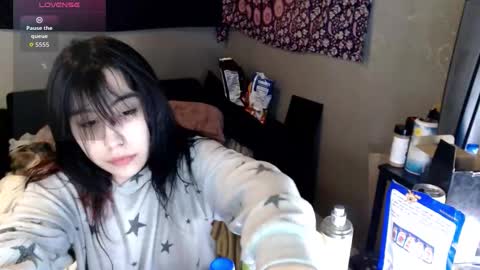 Snapshot of londonray chatting on December 5, 4:54 am londonray online show from December 5, 4:54 am