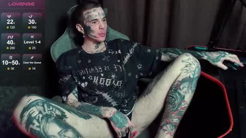 Snapshot of lone1ycrystal chatting on November 14, 4:17 pm Chris online show from November 14, 4:17 pm