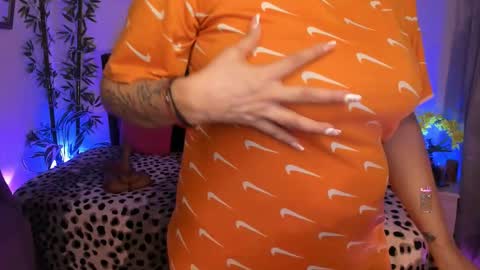 Jennifer  online show from January 9, 6:42 pm