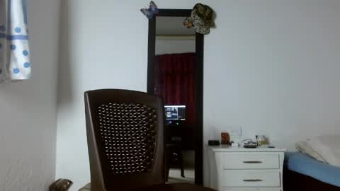 lonelydick2002 online show from May 16, 10:47 am