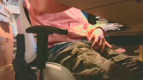 Snapshot of lonelypumabreizh chatting on December 8, 9:02 am Pumabreizh online show from December 8, 9:02 am