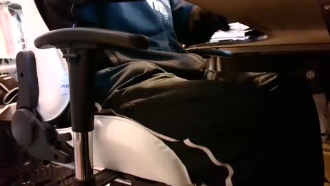 Snapshot of lonelypumabreizh chatting on February 26, 9:53 am Pumabreizh online show from February 26, 9:53 am